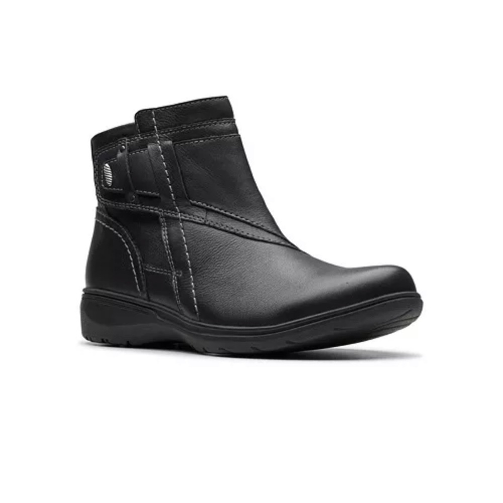 NWT Clarks
Women's Collection Carleigh Style Boots